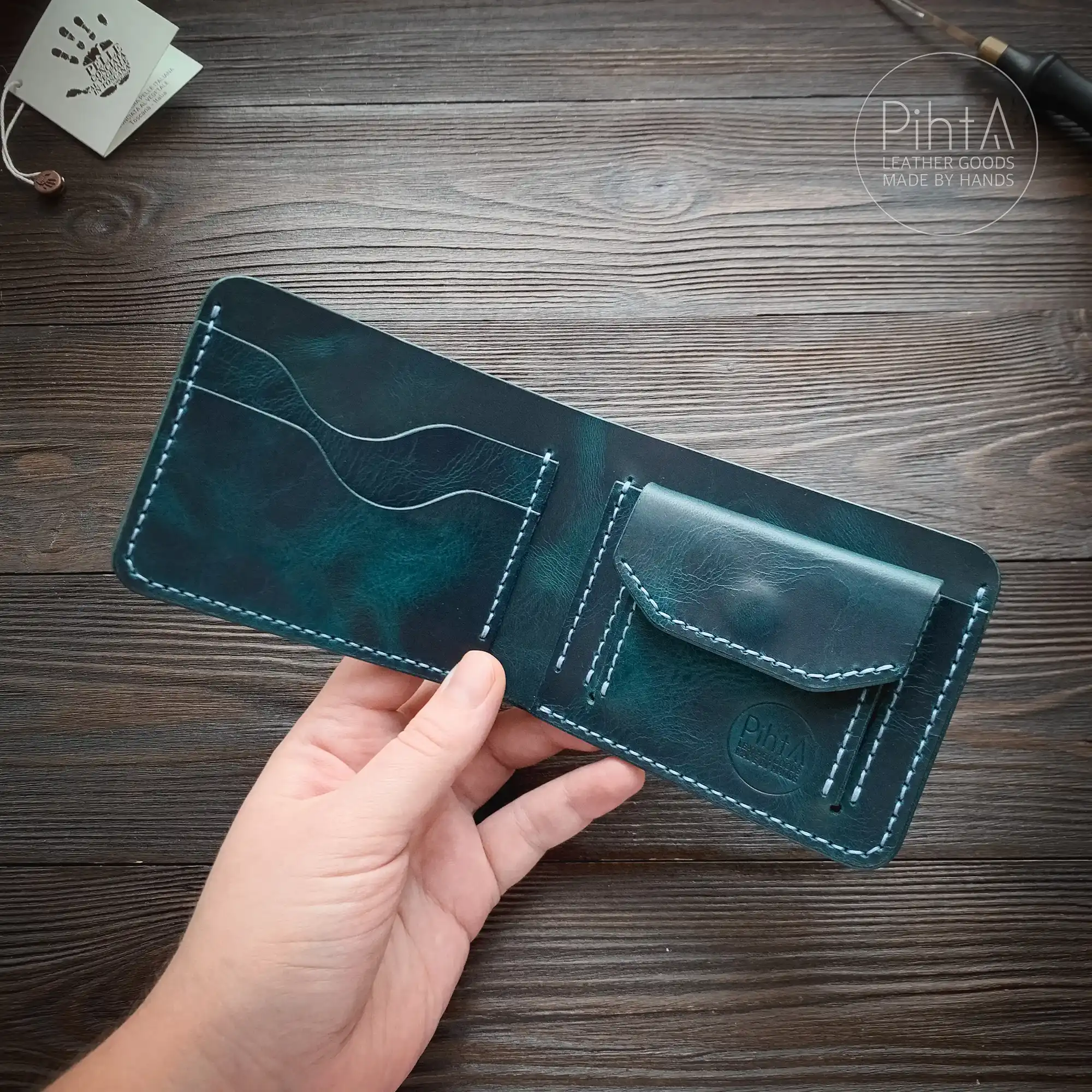 Кожаный кошелек мужской с монетницей Pihta Leather