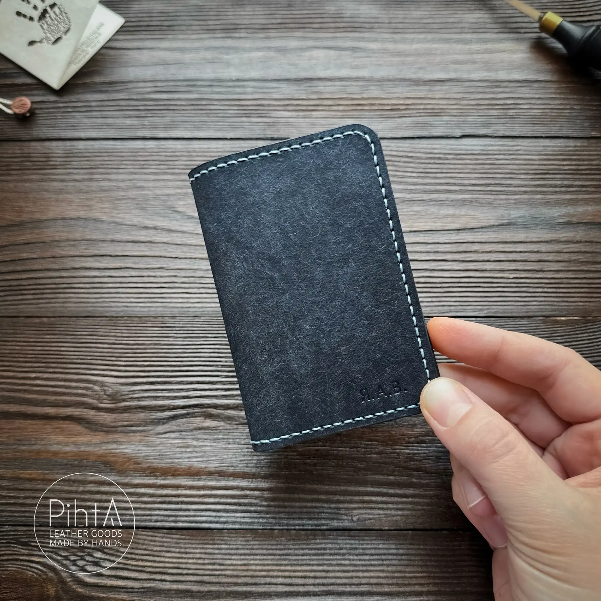 Мини кошелек из кожи Pihta Leather