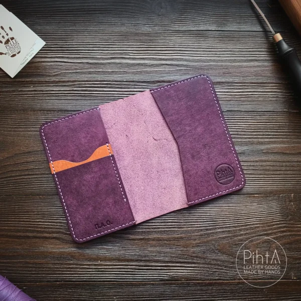Обложка на паспорт из натуральной кожи Pihta Leather